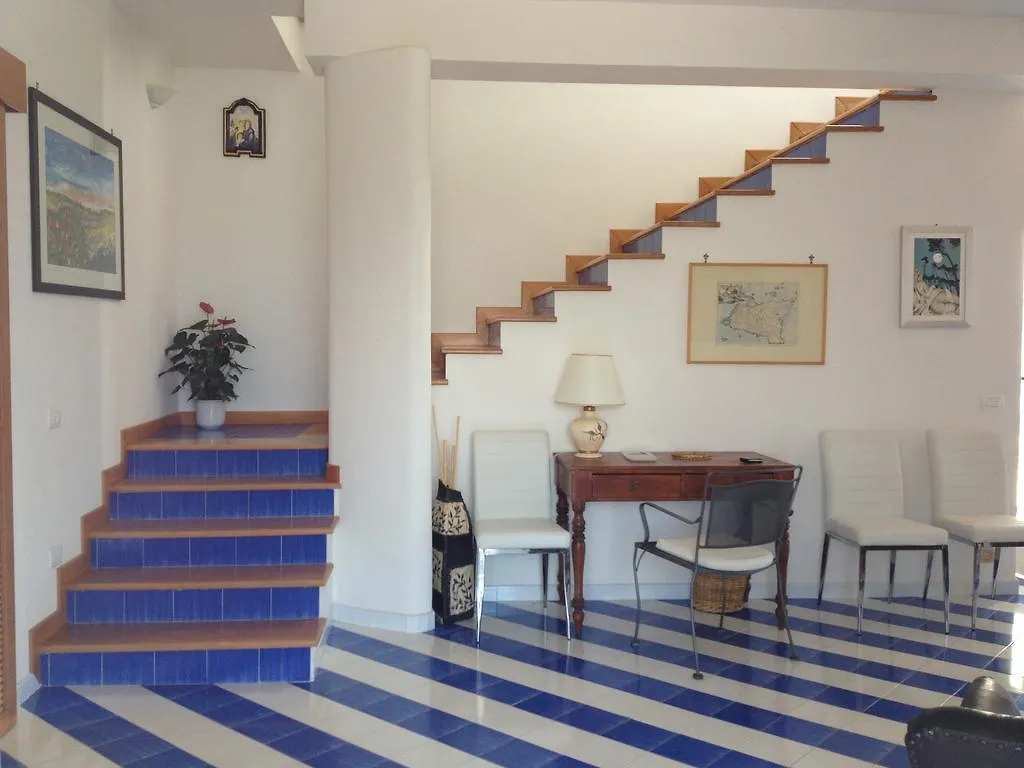 Villa Anna Maria Balestrate 0*,  Itálie