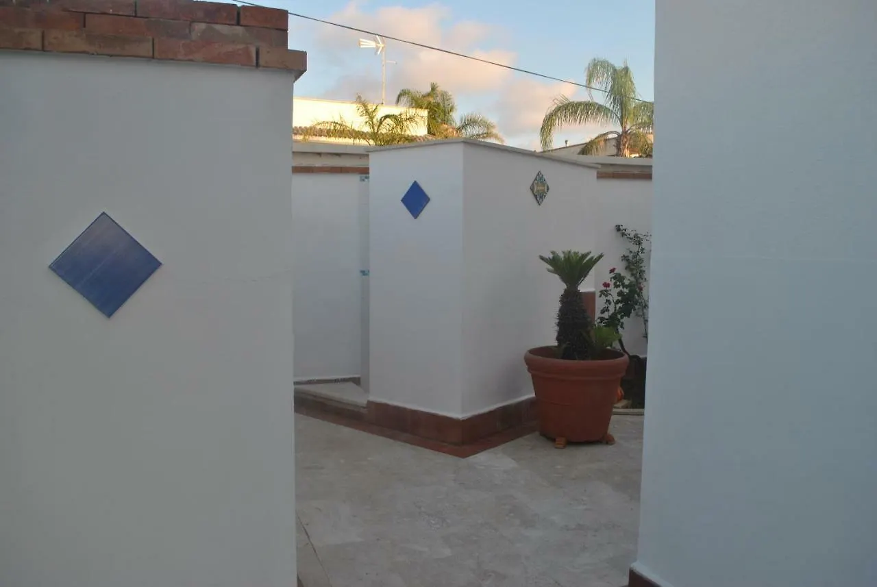 Villa Anna Maria Balestrate 0*,