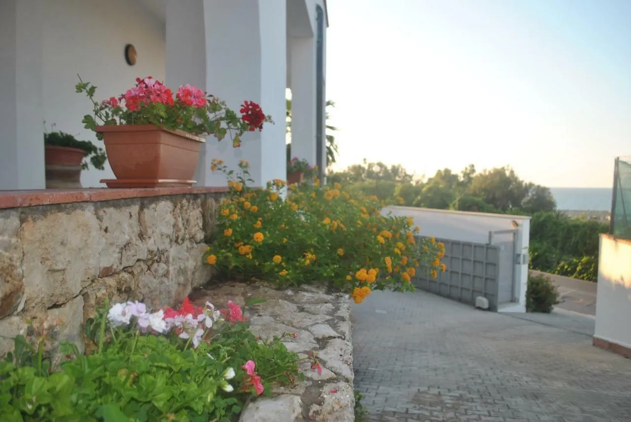 Villa Anna Maria Balestrate 0*,